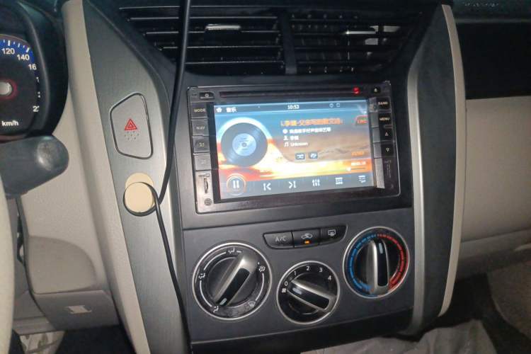 Used Venucia D50 2015 1.6L Automatic Fashion Edition Audio And AC Panel
