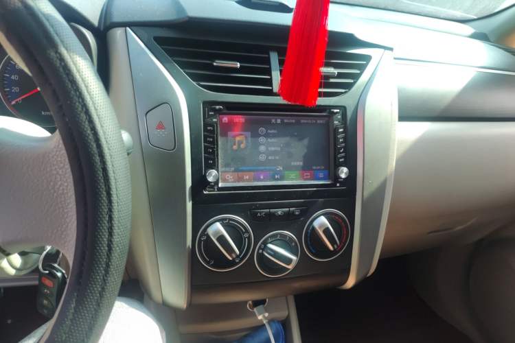 Used Venucia D50 2015 1.6L Manual Fashion Edition Audio And AC Panel