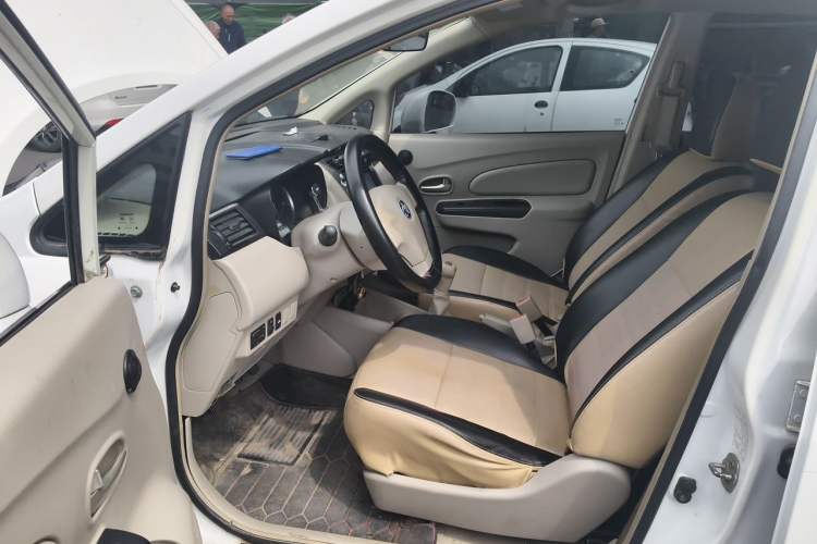 Used Venucia D50 2015 1.6L Manual Fashion Edition Driver Seat