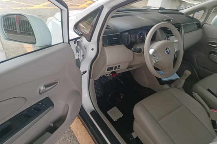 Used Venucia D50 2015 1.6L Manual Luxury Edition Driver Seat