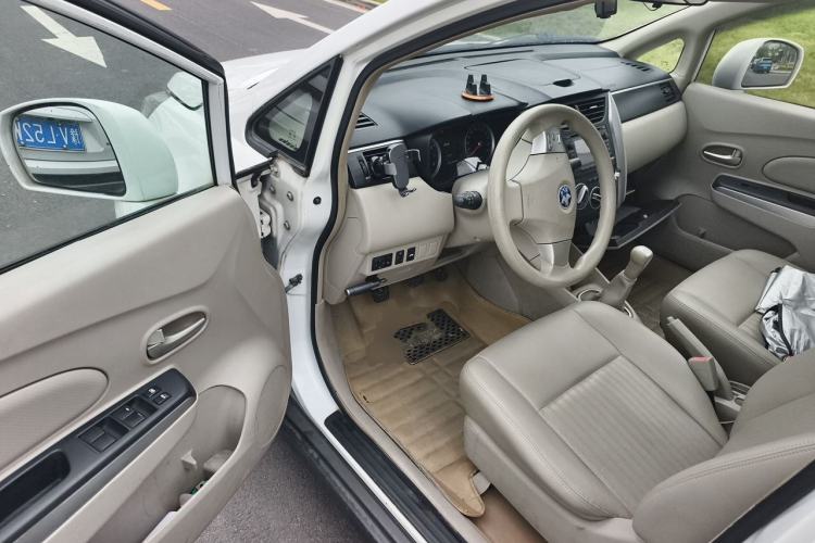 Used Venucia D50 2015 1.6L Manual Luxury Edition Driver Seat