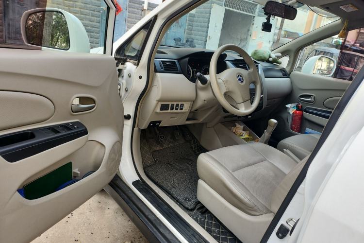 Used Venucia D50 2015 1.6L Manual Fashion Edition Driver Seat