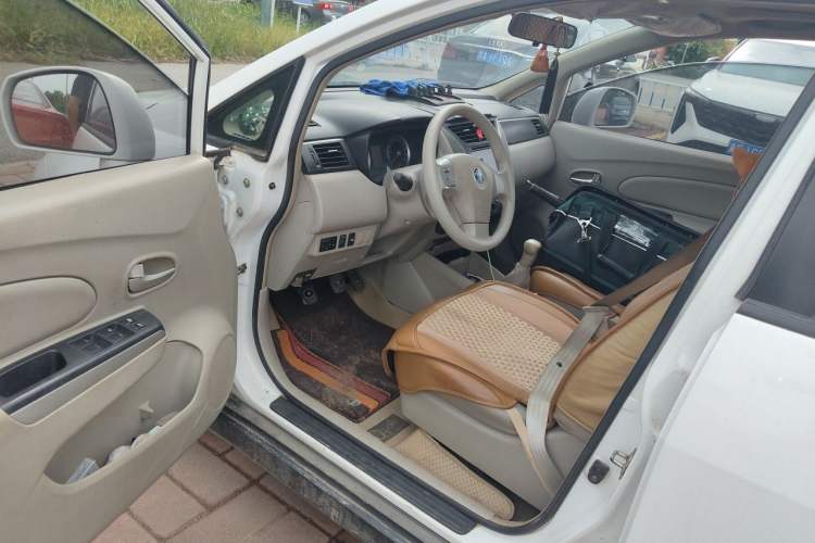 Used Venucia D50 2015 1.6L Manual Luxury Edition Driver Seat