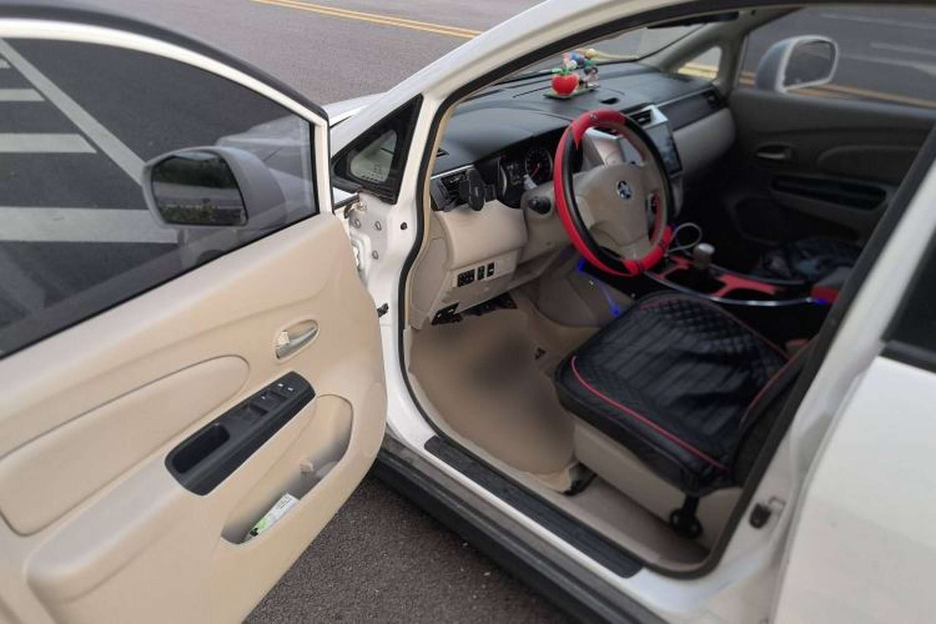 Used Venucia D50 2015 1.6L Manual Fashion Edition Driver Seat
