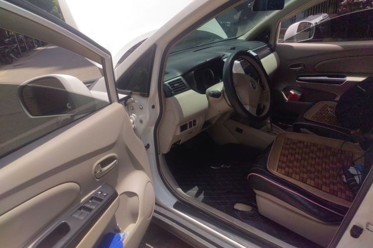 Used Venucia D50 2015 1.6L Automatic Fashion Edition Driver Seat