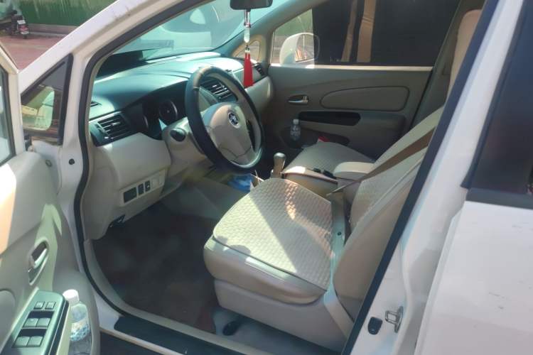 Used Venucia D50 2015 1.6L Manual Fashion Edition Driver Seat