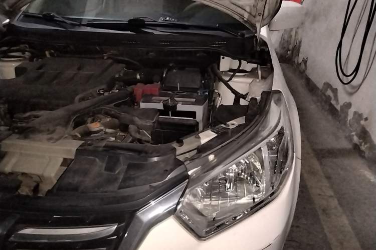 Used Venucia D50 2015 1.6L Automatic Fashion Edition Engine Bay Left