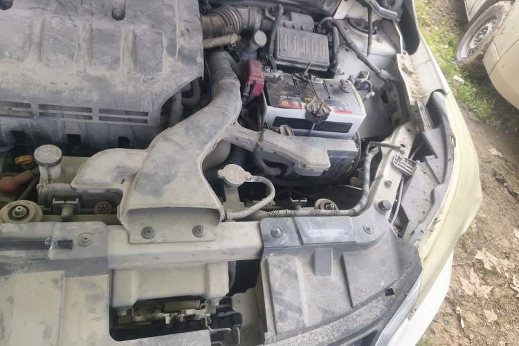 Used Venucia D50 2015 1.6L Manual Fashion Edition Engine Bay Left