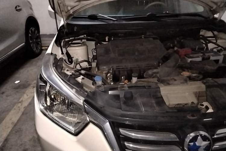 Used Venucia D50 2015 1.6L Automatic Fashion Edition Engine Bay Right