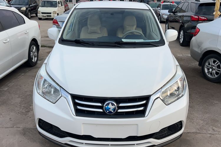 Used Venucia D50 2015 1.6L Manual Fashion Edition Exterior 1
