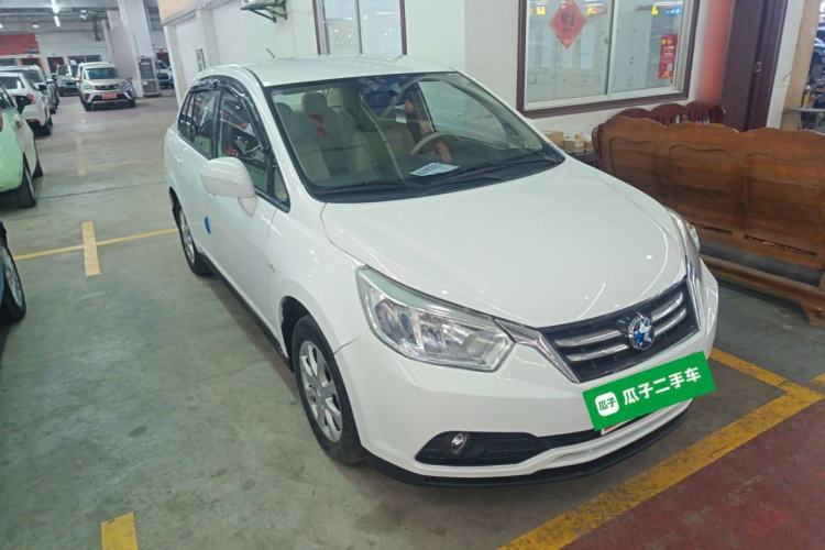 Used Venucia D50 2015 1.6L Automatic Fashion Edition Exterior 2