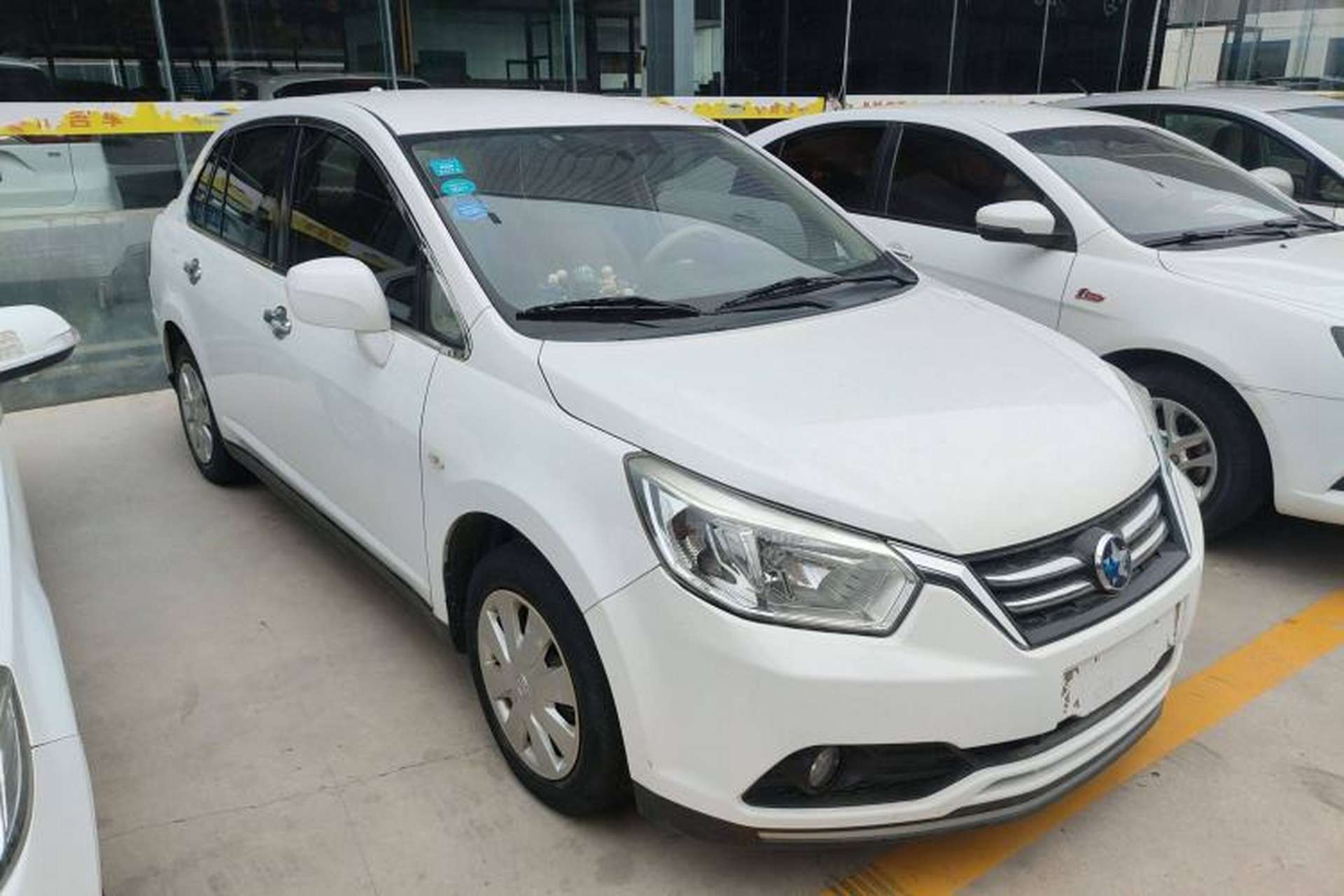 Used Venucia D50 2015 1.6L Manual Fashion Edition Exterior 2