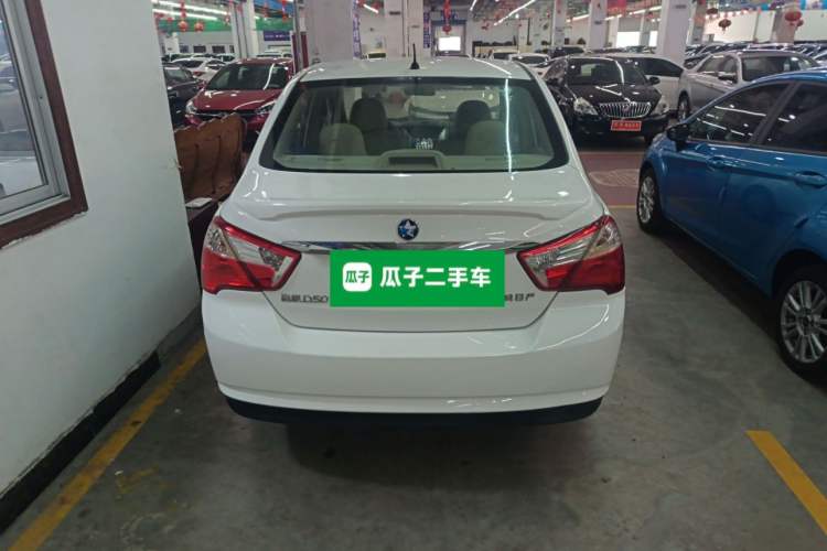 Used Venucia D50 2015 1.6L Automatic Fashion Edition Exterior 4