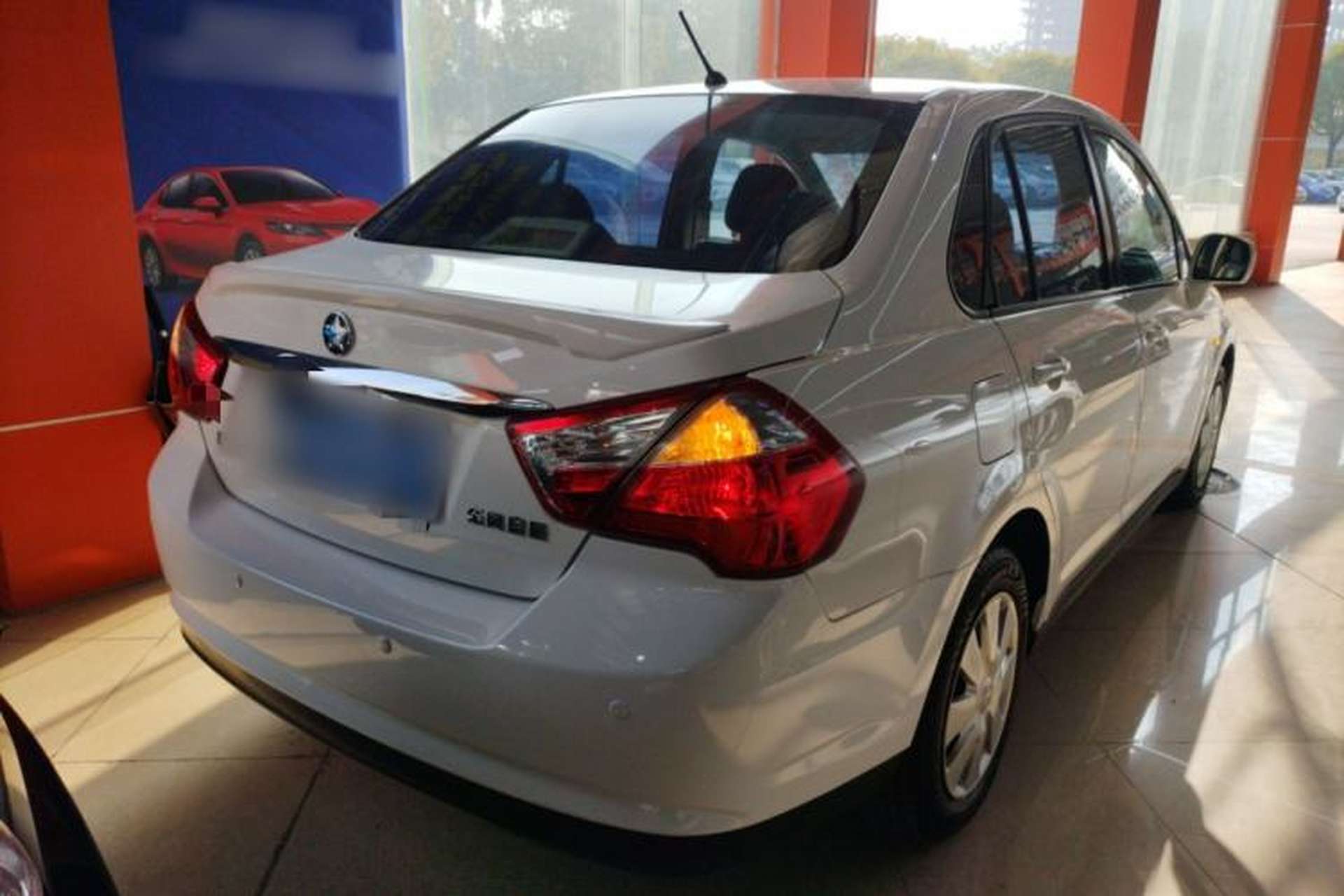 Used Venucia D50 2015 1.6L Automatic Fashion Edition Exterior 5