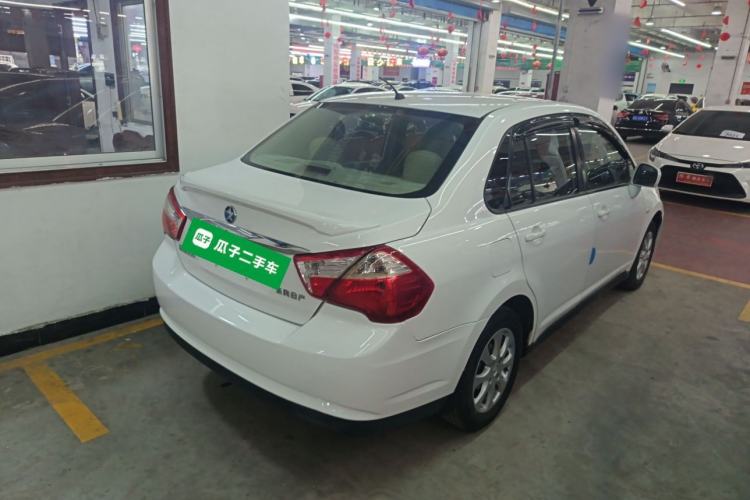 Used Venucia D50 2015 1.6L Automatic Fashion Edition Exterior 5