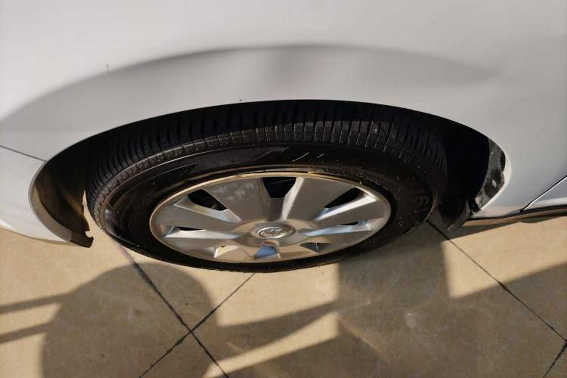 Used Venucia D50 2015 1.6L Automatic Fashion Edition Exterior 7
