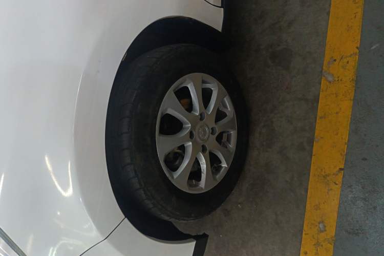 Used Venucia D50 2015 1.6L Automatic Fashion Edition Exterior 7