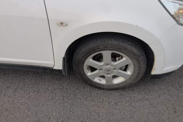 Used Venucia D50 2015 1.6L Manual Fashion Edition Exterior 7