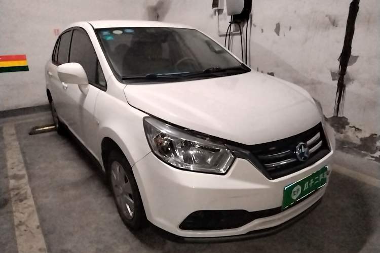 Used Venucia D50 2015 1.6L Automatic Fashion Edition Front Right 45 Deg