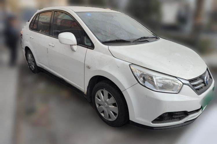 Used Venucia D50 2015 1.6L Manual Fashion Edition Front Right 45 Deg