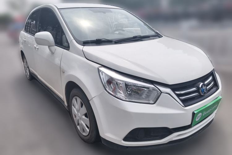 Used Venucia D50 2015 1.6L Manual Fashion Edition Front Right 45 Deg