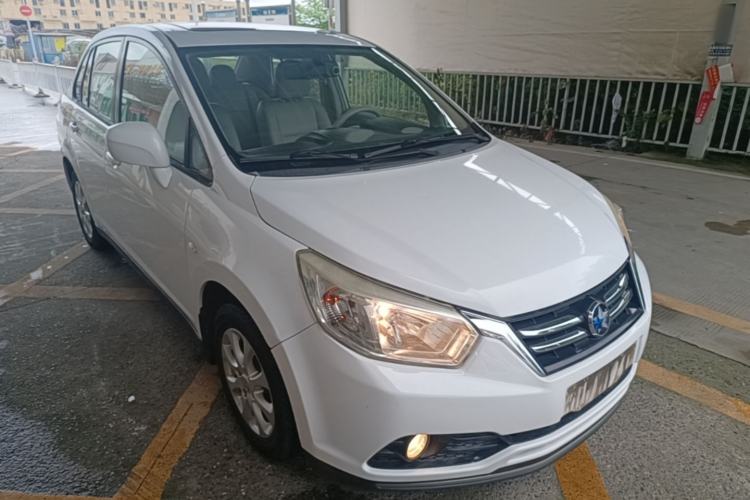 Used Venucia D50 2015 1.6L Manual Luxury Edition Front Right 45 Deg
