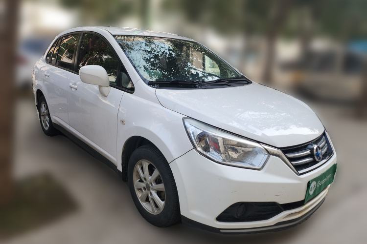 Used Venucia D50 2015 1.6L Manual Fashion Edition Front Right 45 Deg