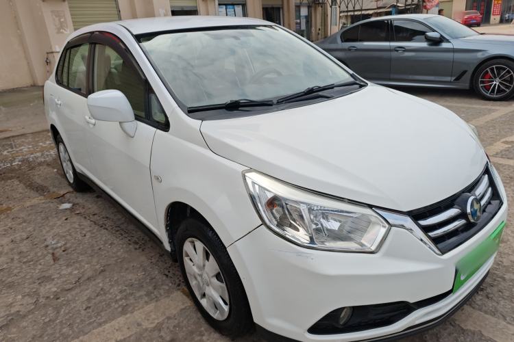Used Venucia D50 2015 1.6L Manual Fashion Edition Front Right 45 Deg