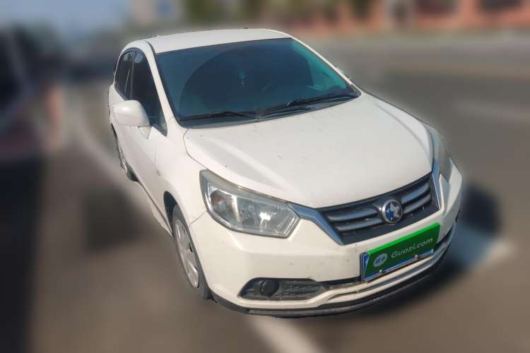 Used Venucia D50 2015 1.6L Manual Fashion Edition Front Right 45 Deg