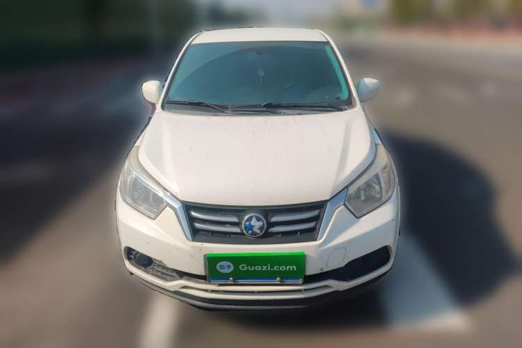 Used Venucia D50 2015 1.6L Manual Fashion Edition Front