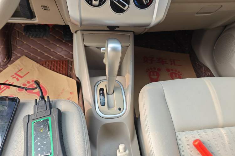 Used Venucia D50 2015 1.6L Automatic Luxury Edition Gear Lever
