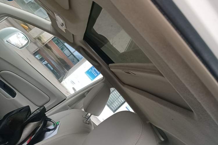 Used Venucia D50 2015 1.6L Manual Luxury Edition Headliner