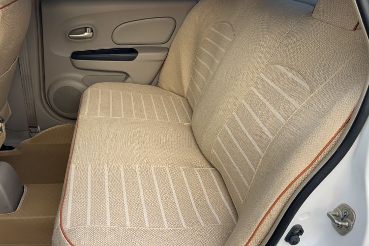 Used Venucia D50 2015 1.6L Manual Fashion Edition Interior 1