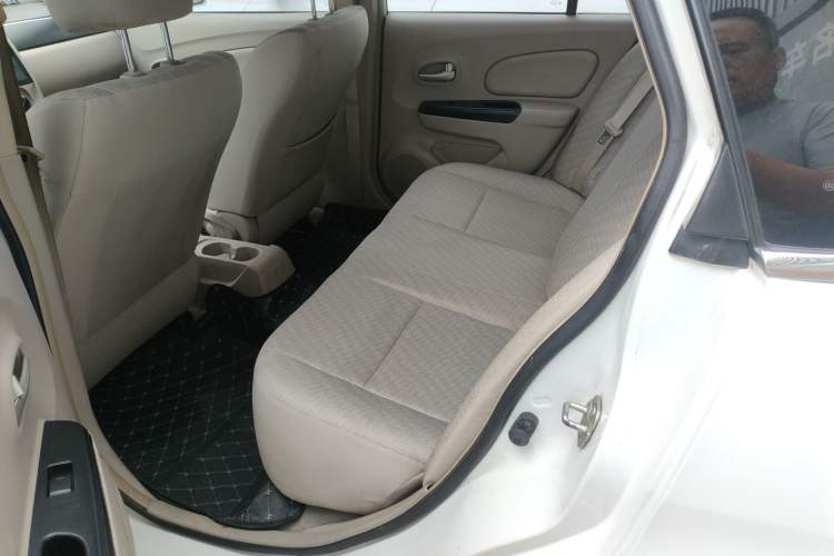 Used Venucia D50 2015 1.6L Manual Fashion Edition Interior 1