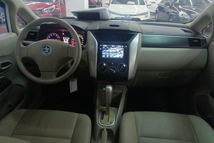 Used Venucia D50 2015 1.6L Automatic Fashion Edition Interior 2