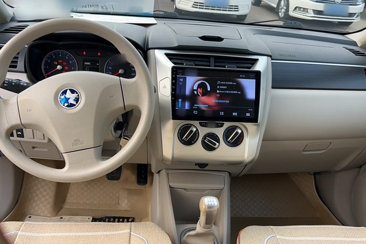 Used Venucia D50 2015 1.6L Manual Fashion Edition Interior 3