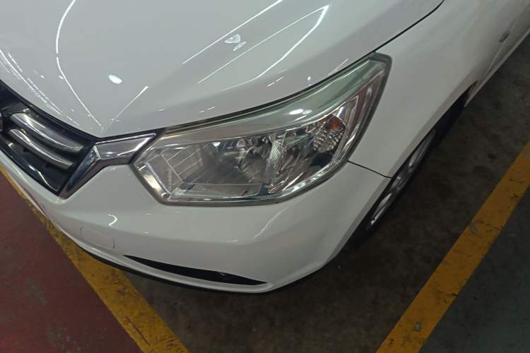 Used Venucia D50 2015 1.6L Automatic Fashion Edition Left Front Headlight