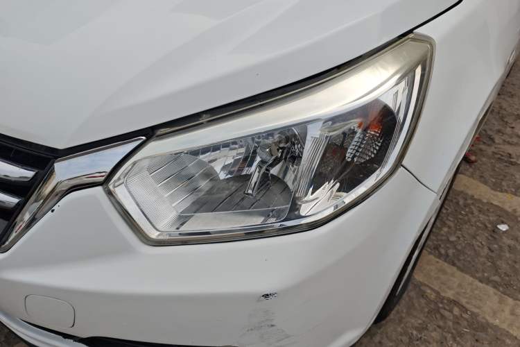Used Venucia D50 2015 1.6L Manual Fashion Edition Left Front Headlight