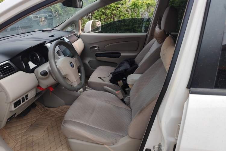 Used Venucia D50 2015 1.6L Automatic Fashion Edition Left Front Seat