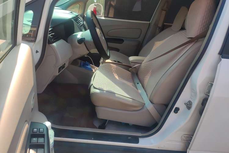 Used Venucia D50 2015 1.6L Manual Fashion Edition Left Front Seat