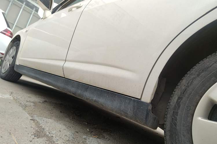 Used Venucia D50 2015 1.6L Manual Fashion Edition Left Side Sill