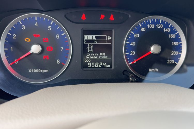 Used Venucia D50 2015 1.6L Manual Fashion Edition Odometer Close Up