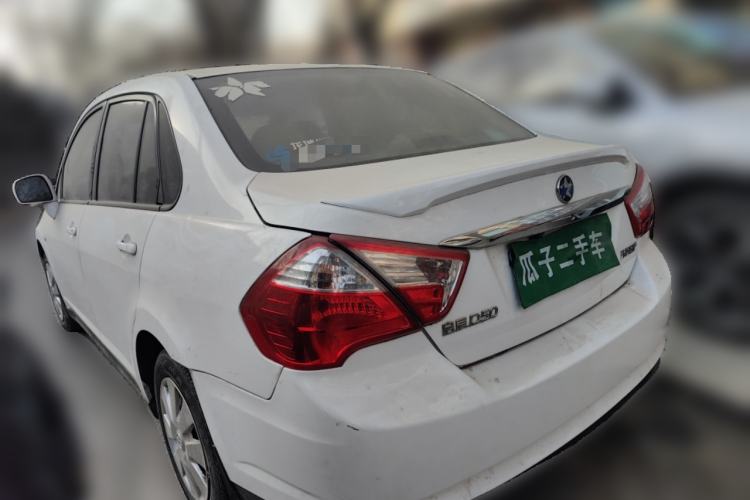 Used Venucia D50 2015 1.6L Manual Fashion Edition Rear Left 45 Deg