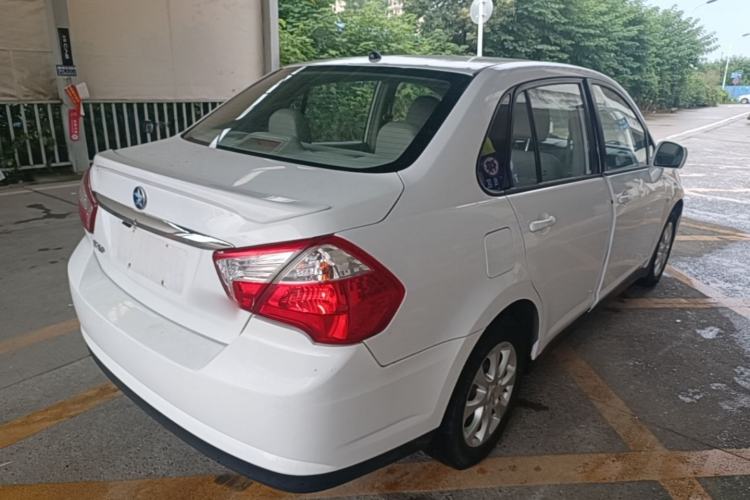 Used Venucia D50 2015 1.6L Manual Luxury Edition Rear Right 45 Deg