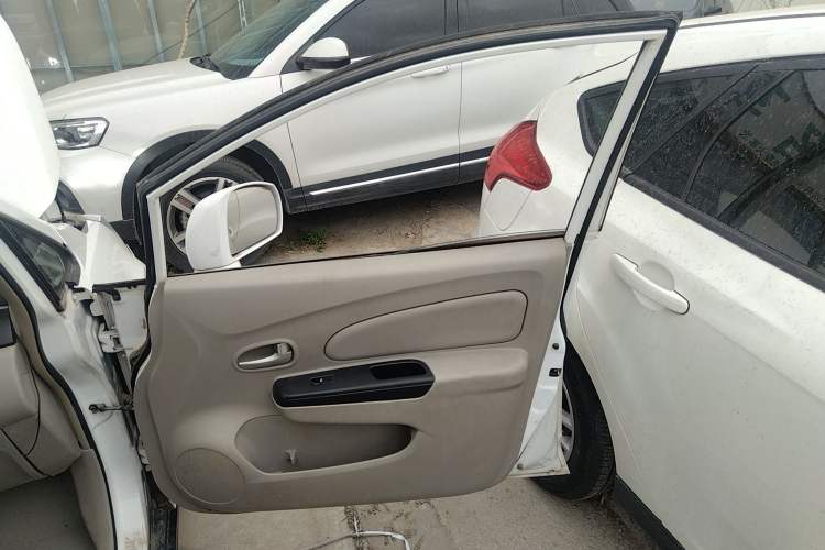Used Venucia D50 2015 1.6L Manual Fashion Edition Right Front Door Interior