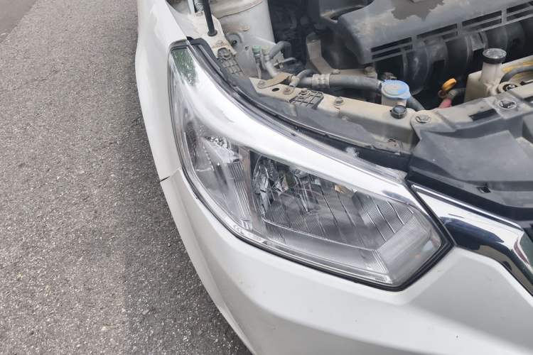 Used Venucia D50 2015 1.6L Manual Fashion Edition Right Front Headlight