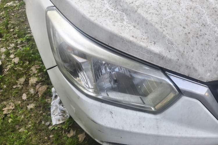 Used Venucia D50 2015 1.6L Manual Fashion Edition Right Front Headlight
