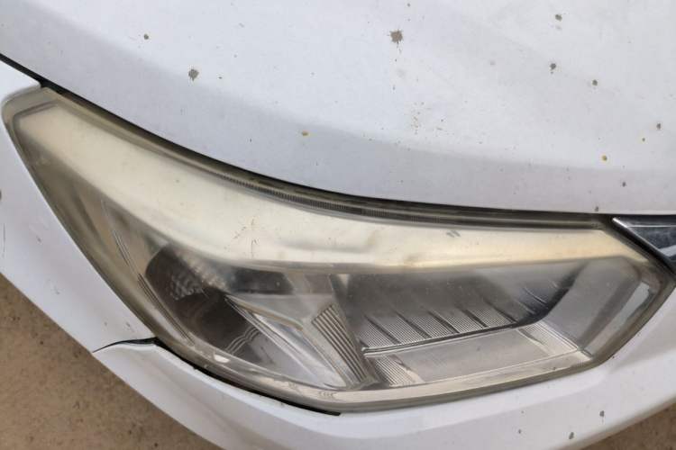 Used Venucia D50 2015 1.6L Manual Fashion Edition Right Front Headlight
