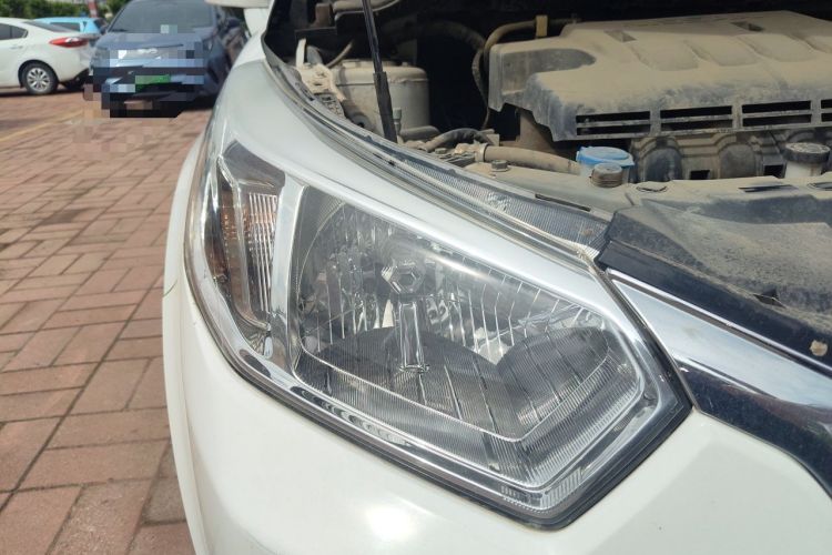 Used Venucia D50 2015 1.6L Manual Luxury Edition Right Front Headlight