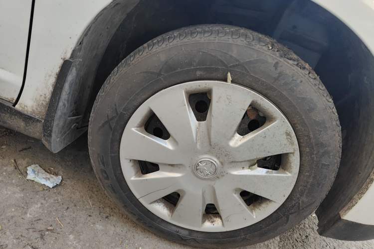 Used Venucia D50 2015 1.6L Manual Fashion Edition Right Front Wheel Hub
